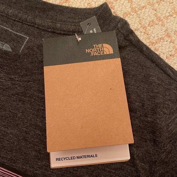 The North Face NWT never stop exploring Boston graphic T-shirt women’s size XS - Picture 5 of 8
